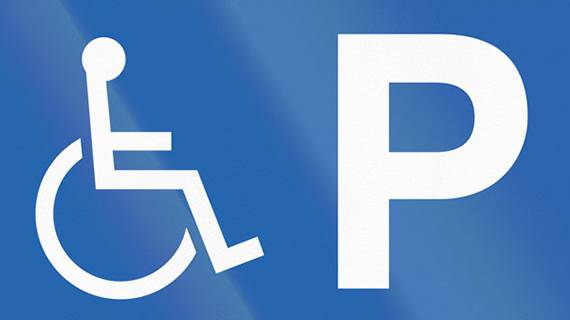 Plaza estacionamiento para personas con discapacidad